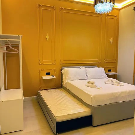 לינה וארוחת בוקר Mia House Prestige 4*