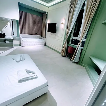 Mia House Prestige Couette-café 4*