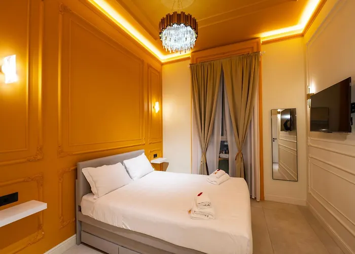 לינה וארוחת בוקר Mia House Prestige 4*